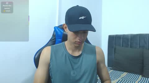 Snapshot of jake_shadow14 chatting on 25, 11, 2025 Hi guys im new 3 online show from 25, 11, 2025