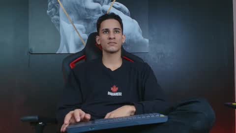 Snapshot of jakemoxley chatting on 13, 9, 2025 JakeMoxley online show from 13, 9, 2025