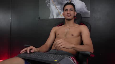 Snapshot of jakemoxley chatting on 20, 11, 2025 JakeMoxley online show from 20, 11, 2025