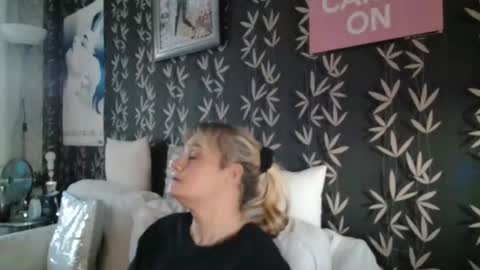 Snapshot of jakkilouise chatting on 21, 11, 2025 JAKKI LOUISE pornstar online show from 21, 11, 2025