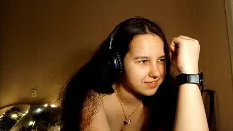 Snapshot of jaleesasabaj chatting on 3, 10, 2025 Lisa online show from 3, 10, 2025