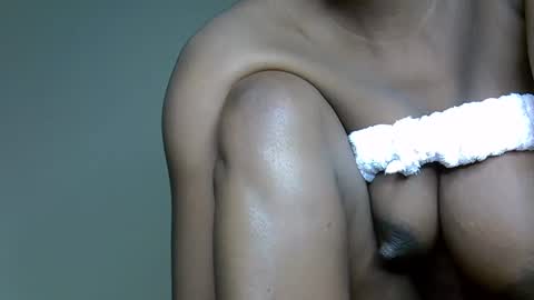 Snapshot of jalie_petite256 chatting on 19, 9, 2025 immy the great online show from 19, 9, 2025