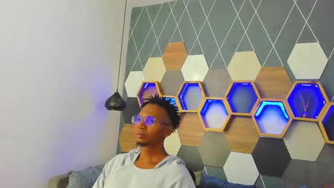   online show from 21, 2, 2025