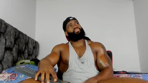 Snapshot of james_bbcmuscle chatting on 25, 10, 2025 James BBC online show from 25, 10, 2025