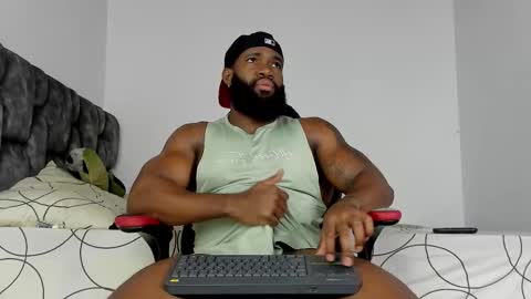 Snapshot of james_bbcmuscle chatting on 4, 11, 2025 James BBC online show from 4, 11, 2025