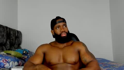 Snapshot of james_bbcmuscle chatting on 28, 11, 2025 James BBC online show from 28, 11, 2025