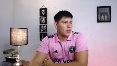 Snapshot of james_cr chatting on 12, 11, 2025 james_cr online show from 12, 11, 2025