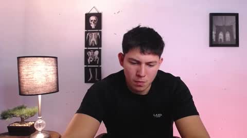 Snapshot of james_cr chatting on 16, 11, 2025 james_cr online show from 16, 11, 2025