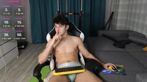 Snapshot of james_friends chatting on 11, 2, 2025 James online show from 11, 2, 2025