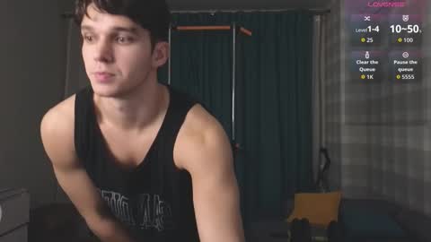 Snapshot of james_friends chatting on 14, 11, 2025 James online show from 14, 11, 2025