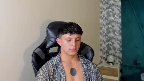 Snapshot of jamesgolden_ chatting on 28, 2, 2025 jamesgolden_ online show from 28, 2, 2025