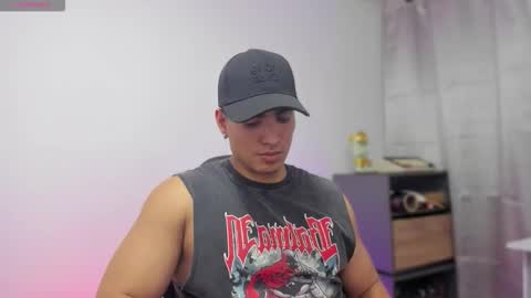 Snapshot of jamesgraay chatting on 15, 12, 2025 James Gray online show from 15, 12, 2025