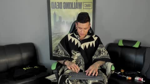 Jamesinked  online show from 30, 12, 2024