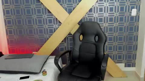 Jamesinked  online show from 7, 1, 2025