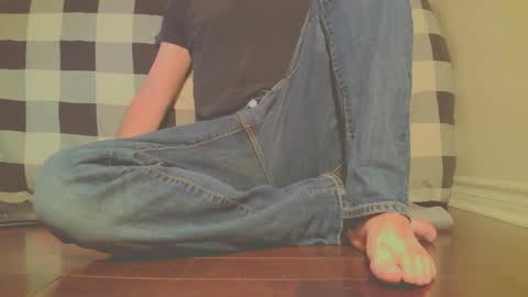 Snapshot of jamesknight57 chatting on 15, 12, 2025 James online show from 15, 12, 2025