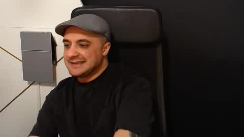 Snapshot of jamesmyersx chatting on 28, 10, 2025 JamesMyers online show from 28, 10, 2025