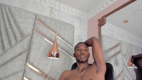 Snapshot of jamesparck chatting on 30, 1, 2025 James online show from 30, 1, 2025