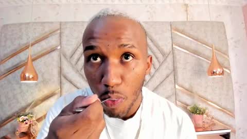 Snapshot of jamesparck chatting on 10, 2, 2025 James online show from 10, 2, 2025