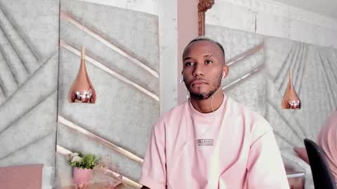 Snapshot of jamesparck chatting on 28, 2, 2025 James online show from 28, 2, 2025