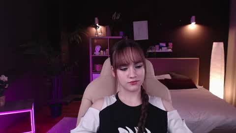 Snapshot of jamie_chung chatting on 4, 11, 2025 jamie_chung online show from 4, 11, 2025