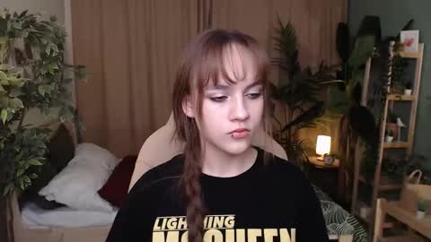 Snapshot of jamie_chung chatting on 13, 11, 2025 jamie_chung online show from 13, 11, 2025