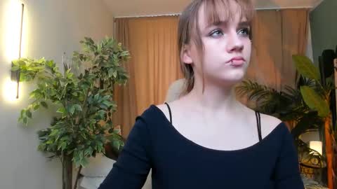 Snapshot of jamie_chung chatting on 15, 12, 2025 jamie_chung online show from 15, 12, 2025