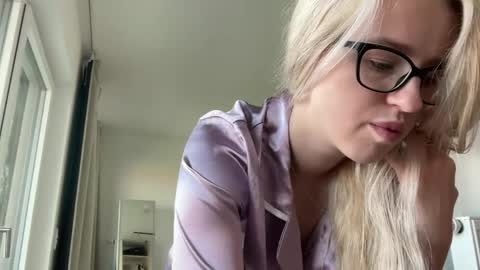 Nicole  online show from 8, 6, 2026