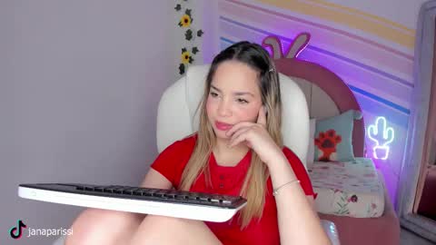 Snapshot of jana_parissi chatting on 14, 12, 2025 Jana online show from 14, 12, 2025