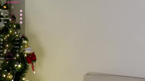 Snapshot of jane_meys chatting on 19, 12, 2025 your kitty JANE roawww online show from 19, 12, 2025