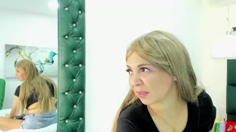 Snapshot of janeska_ chatting on 6, 12, 2024 janeska online show from 6, 12, 2024