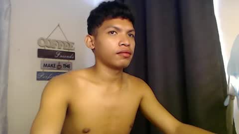 Snapshot of janlloyd04 chatting on 5, 11, 2025 janlloyd04 online show from 5, 11, 2025