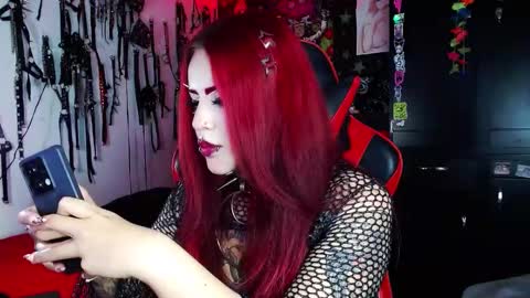 Snapshot of janna_ink chatting on 19, 12, 2024 online show from 19, 12, 2024