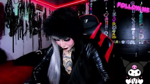 Snapshot of janna_ink chatting on 3, 10, 2025 online show from 3, 10, 2025