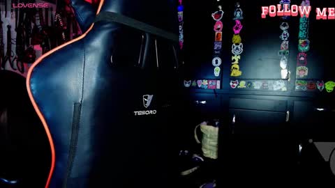      online show from 8, 11, 2025