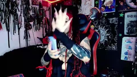      online show from 3, 12, 2025