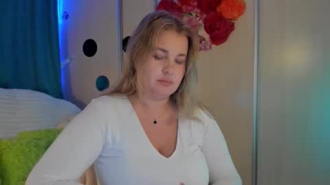 Snapshot of jansylines chatting on 8, 9, 2025 JansyLines online show from 8, 9, 2025