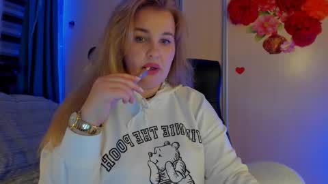 Snapshot of jansylines chatting on 12, 11, 2025 JansyLines online show from 12, 11, 2025