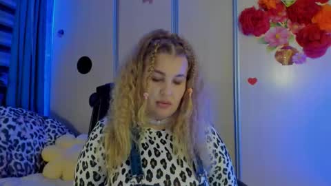 Snapshot of jansylines chatting on 1, 12, 2025 JansyLines online show from 1, 12, 2025