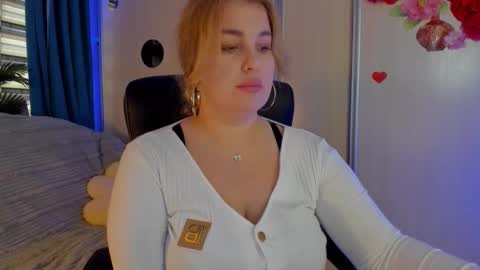 Snapshot of jansylines chatting on 4, 12, 2025 JansyLines online show from 4, 12, 2025