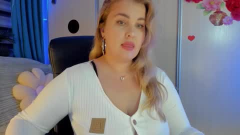 Snapshot of jansylines chatting on 5, 12, 2025 JansyLines online show from 5, 12, 2025