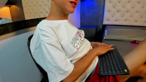 Snapshot of jara_chick chatting on 4, 5, 2026 Jara online show from 4, 5, 2026