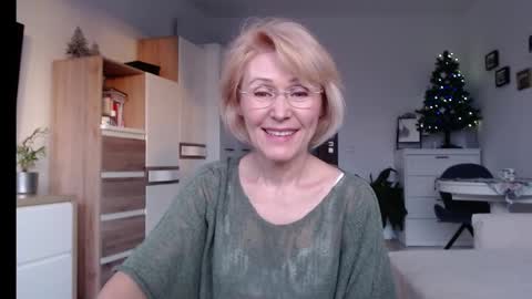 Jasmin room for people 40 online show from 3, 1, 2025