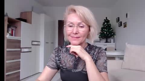 Jasmin room for people 40 online show from 12, 1, 2025