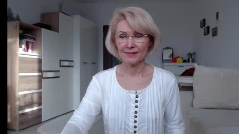 Jasmin room for people 40 online show from 2, 2, 2025