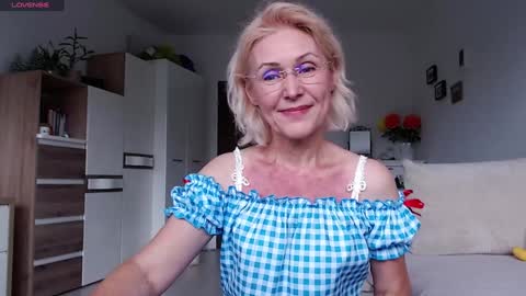 Jasmin room for people 40 online show from 8, 10, 2025