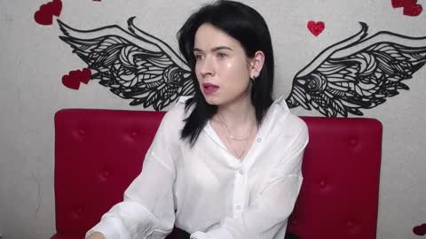 JasmineKouch online show from 8, 3, 2025