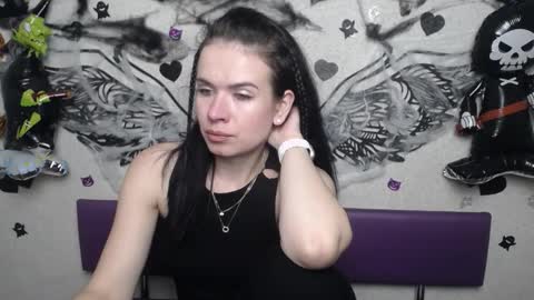 JasmineKouch online show from 2, 11, 2025