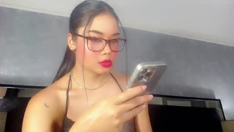 Snapshot of jasminemoore chatting on 12, 9, 2025 Jazmin online show from 12, 9, 2025