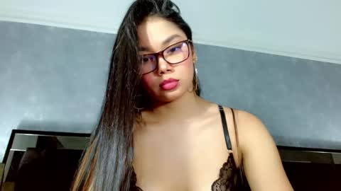 Snapshot of jasminemoore chatting on 4, 10, 2025 Jazmin online show from 4, 10, 2025