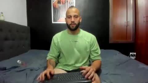 Snapshot of jasonmartiinez chatting on 14, 2, 2025 online show from 14, 2, 2025